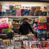 ...il 48enne Mimmo, che dal 1998 gestisce l�edicola compresa tra via Putignani e via Calefati